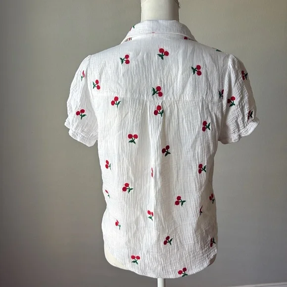 Mom Ami | Cherry Embroidered White Button-Up Blouse - Picture 5 of 9
